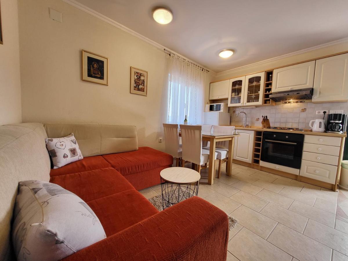 Holiday Home Duje Mali Iz Luaran gambar