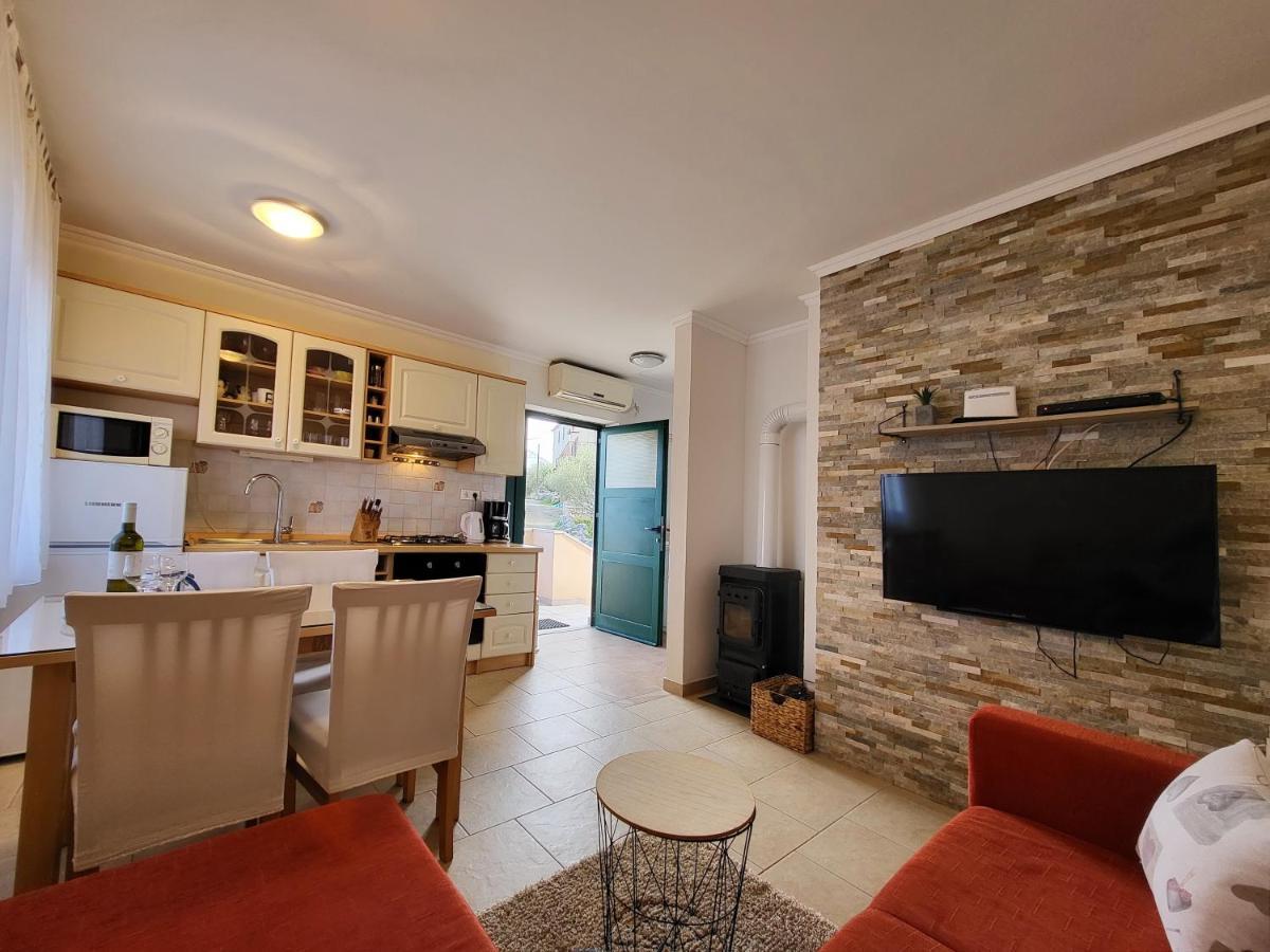 Holiday Home Duje Mali Iz Luaran gambar