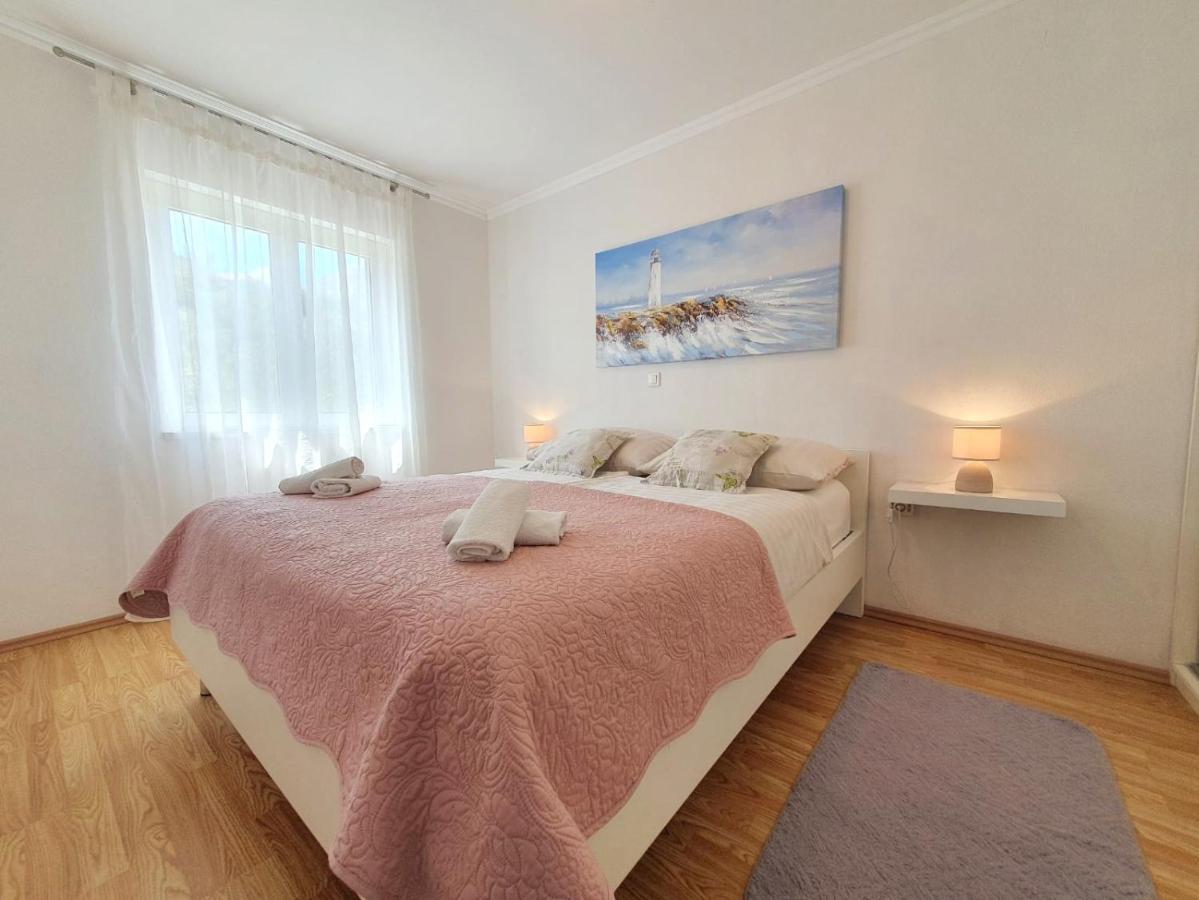 Holiday Home Duje Mali Iz Luaran gambar