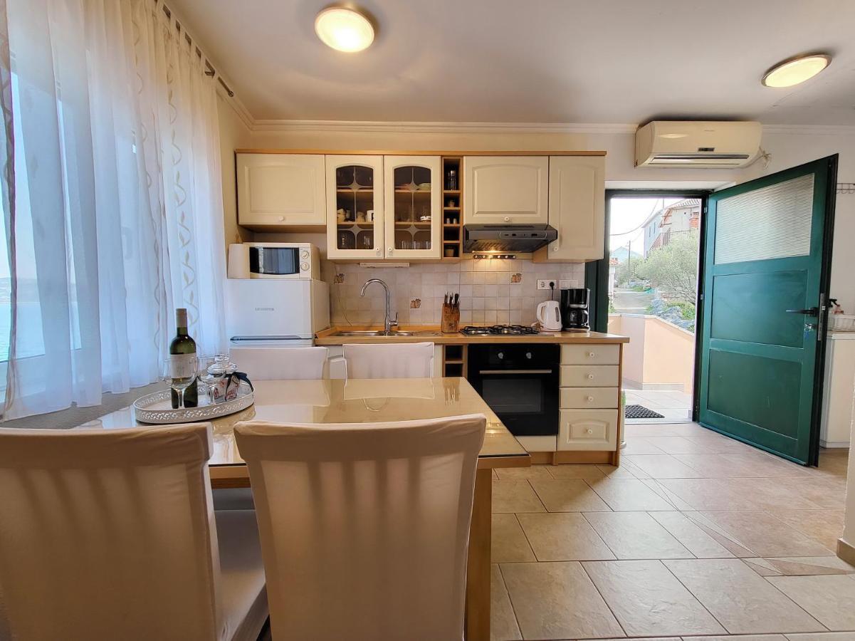Holiday Home Duje Mali Iz Luaran gambar