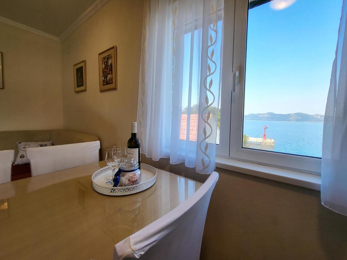 Holiday Home Duje Mali Iz Luaran gambar