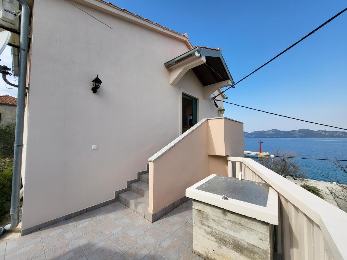 Holiday Home Duje Mali Iz Luaran gambar